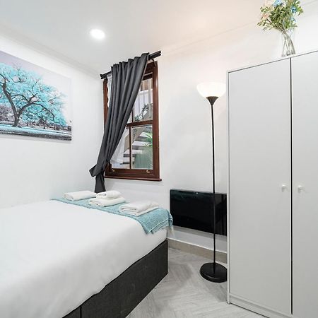 Comfy Small Basement Studio In Kensington Olympia London Exterior foto