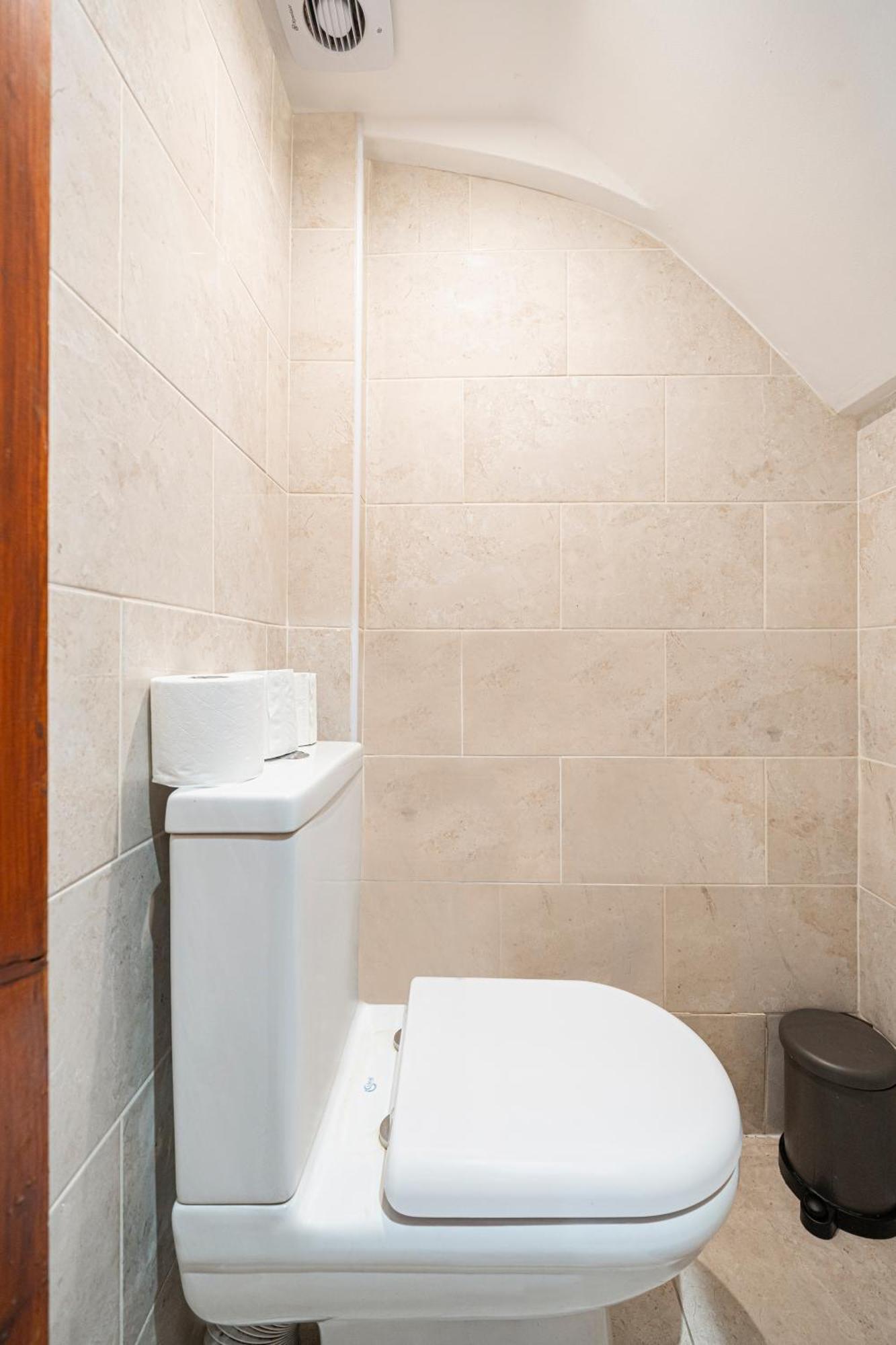 Comfy Small Basement Studio In Kensington Olympia London Exterior foto